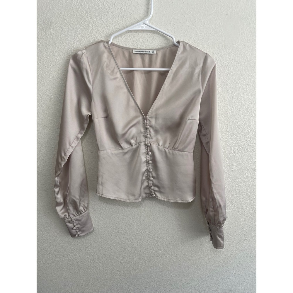 Abercrombie & Fitch‎ Blouse Womens XS Champagne EUC Satin Button Front V-Neck